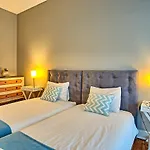 דירה Sao Pedro 30 Guests ליסבון