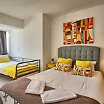 Sao Pedro 30 Guests * ליסבון