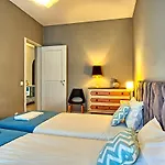 דירה Sao Pedro 30 Guests ליסבון