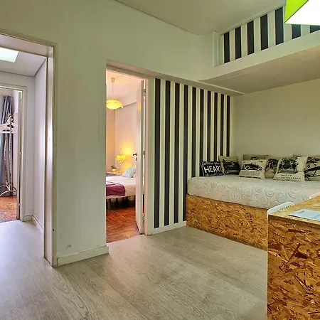 Sao Pedro 30 Guests * Лиссабон